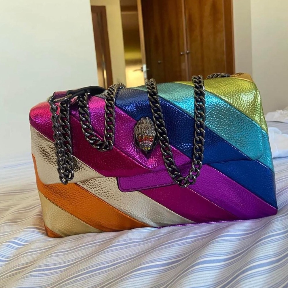 kurt geiger KENSINGTON purse medium
rainbow
Worn once
Length:20cm
Height:17cm